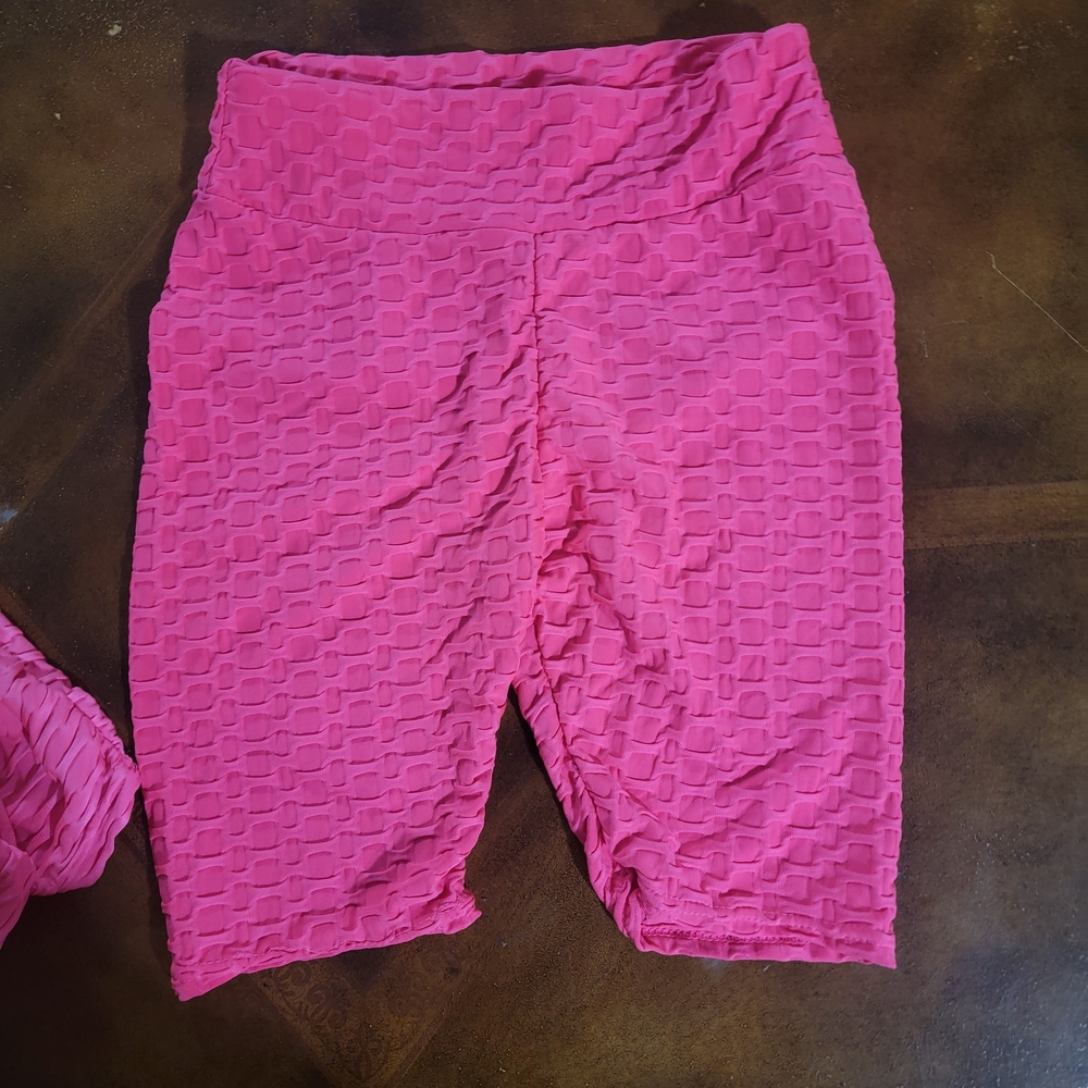 TRUE ROCK Women's Textured Bike Shorts - Vibrant Pink